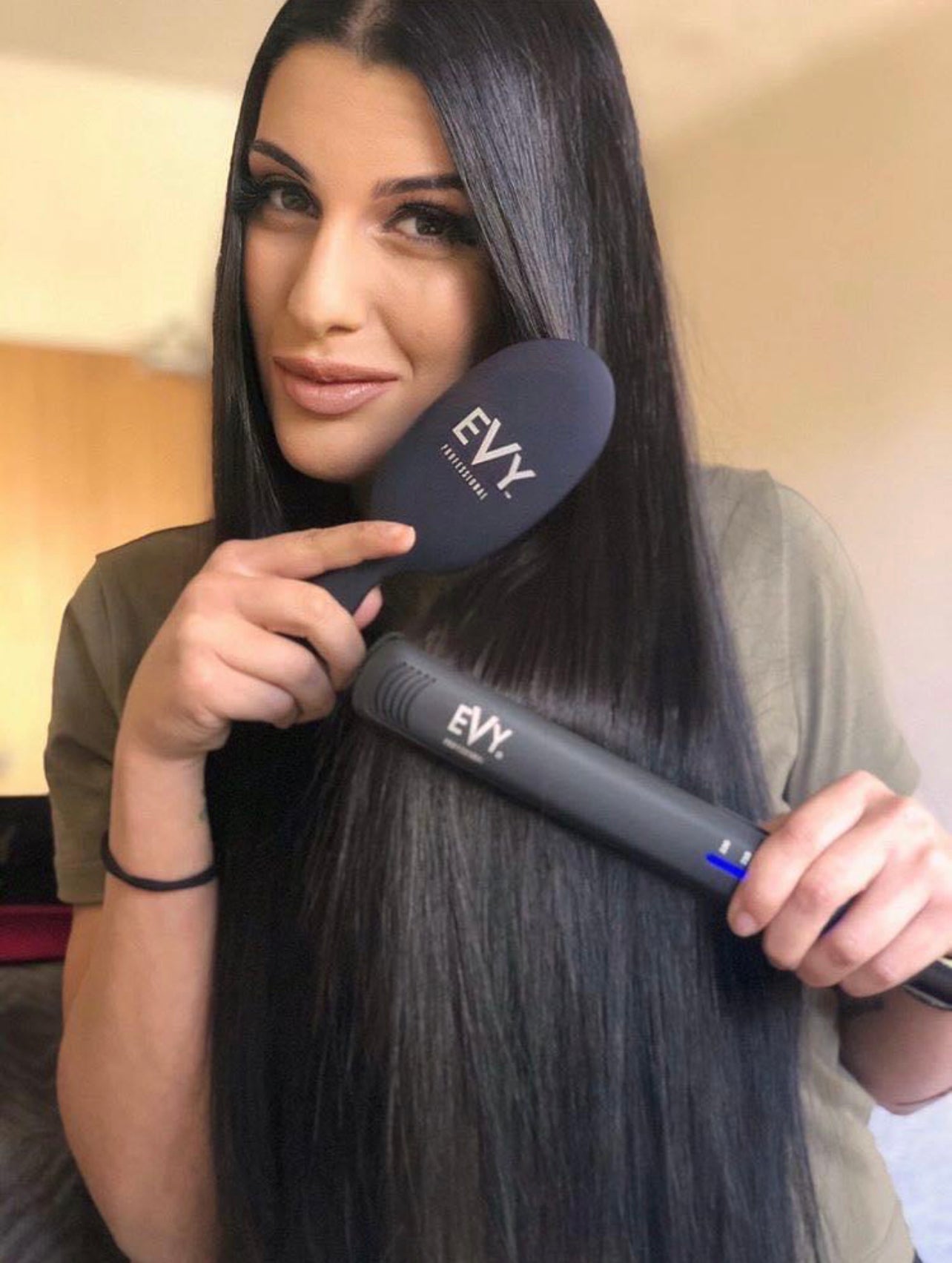 EVY VEGAN CUSHION BRUSH X Phoenix Nationale